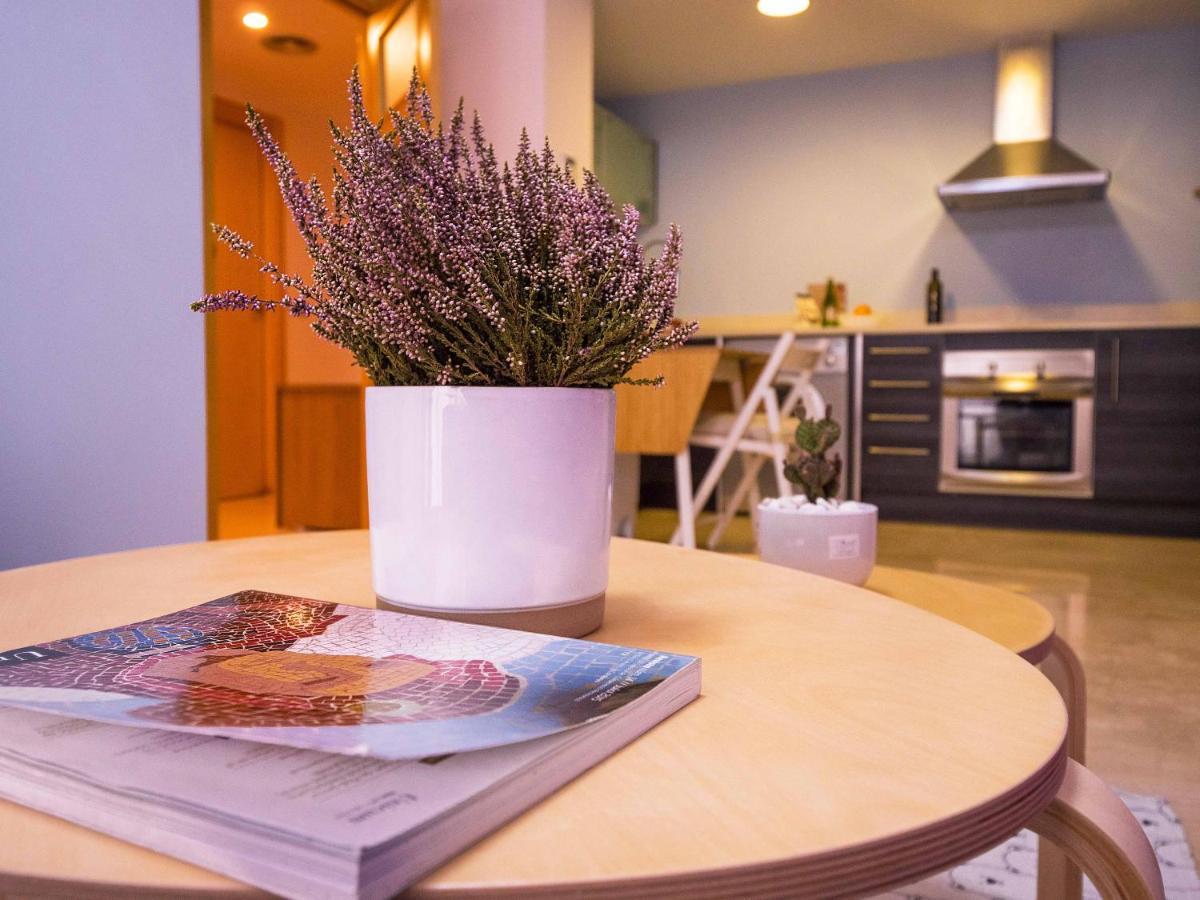 יורט דה מאר Two Bedroom Stylish Studio, 5 Minutes Walk From The Beach מראה חיצוני תמונה