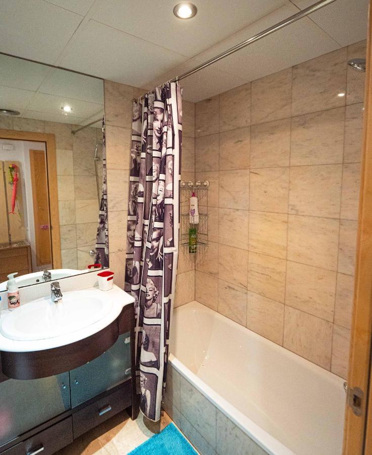יורט דה מאר Two Bedroom Stylish Studio, 5 Minutes Walk From The Beach מראה חיצוני תמונה